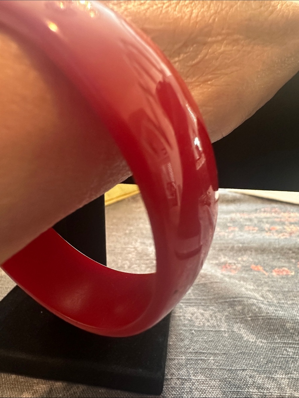Cherry Red Bakelite Bangle Bracelet with delicate carved design - Picture 2 of 3